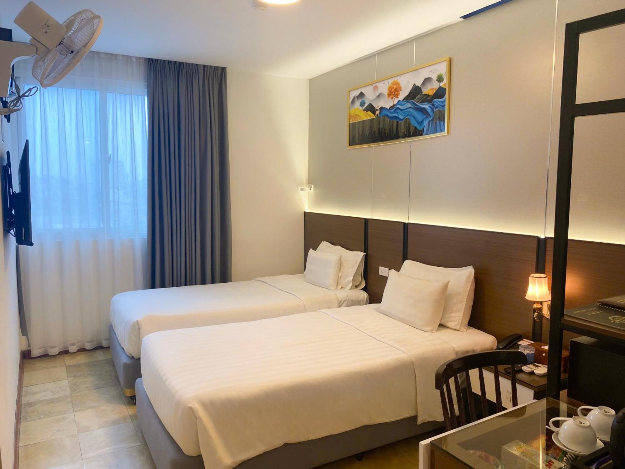 A25 Premium Hotel - 12 Ngo Sy Lien — Photos 1
