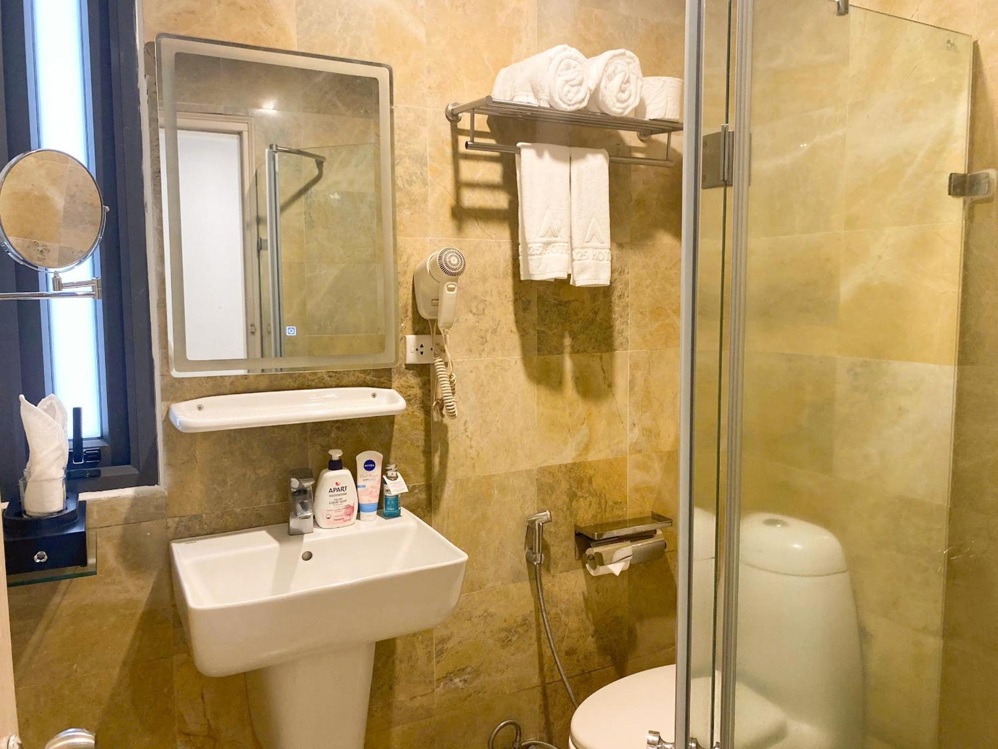 A25 Premium Hotel - 12 Ngo Sy Lien — Photos 2